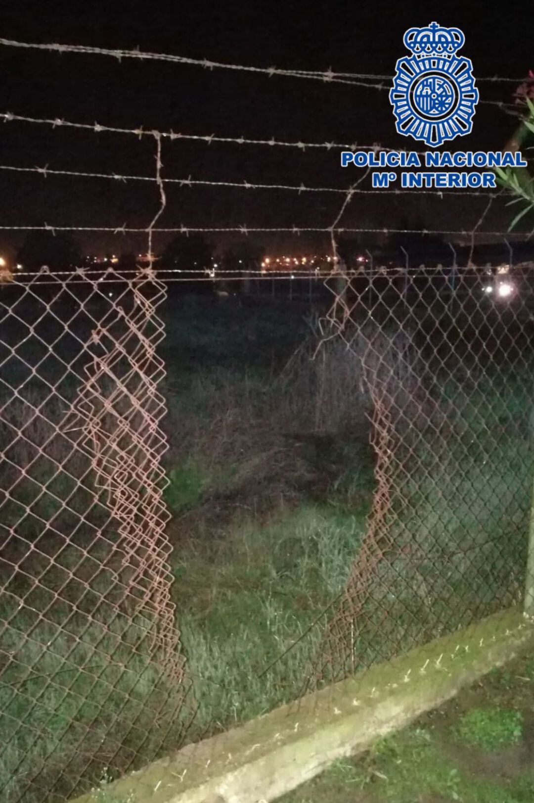 Los ladrones fracturaron la alambrada para entrar en las instalaciones