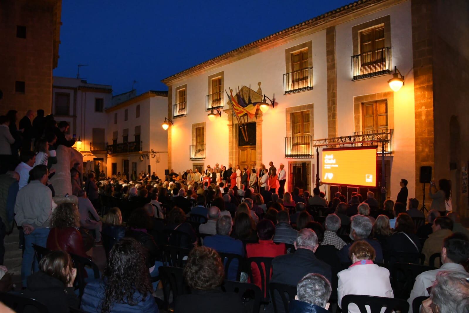 Público congregado en la presentación del la candidatura del PSPV-PSOE de Xàbia.