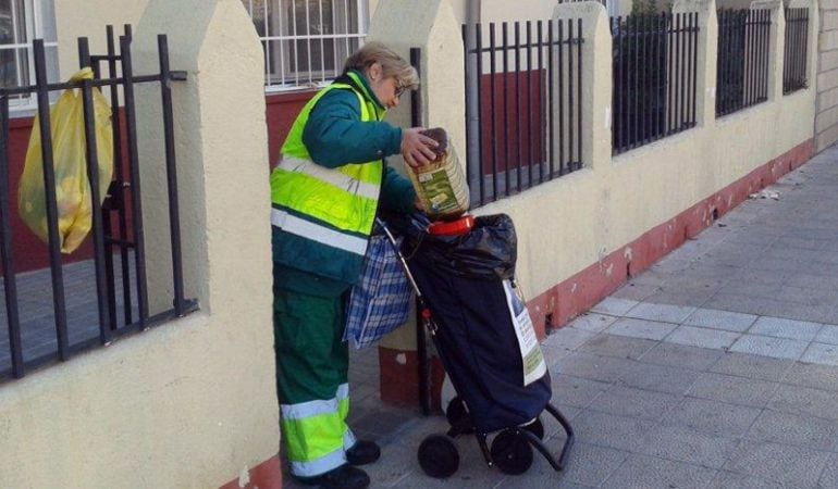 Servicio gratuito de recogida de aceite usado a domicilio y en empresas.