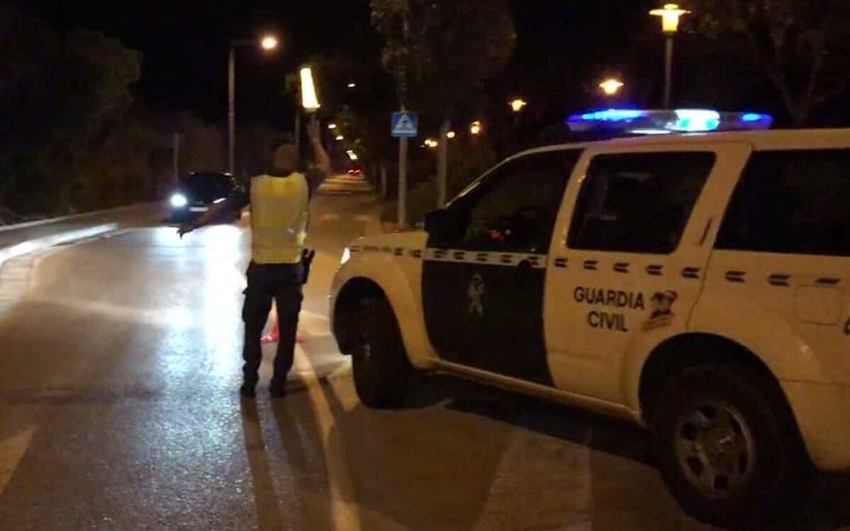 Imagen del control de la Guardia Civil en Santa Eulària