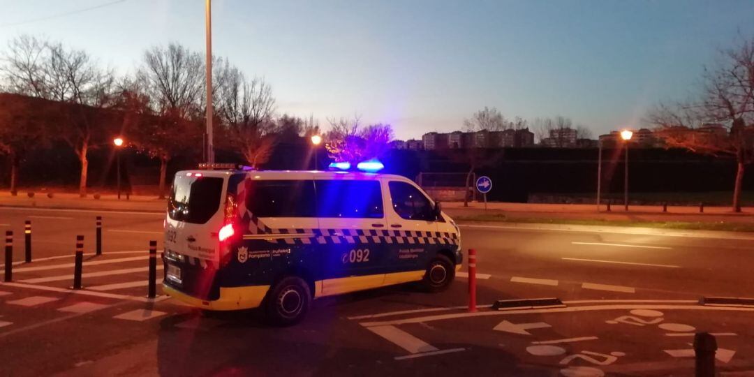 Policía Municipal de Pamplona interviene en un garaje de Mendillorri donde se estaba haciendo &#039;botellón&#039;