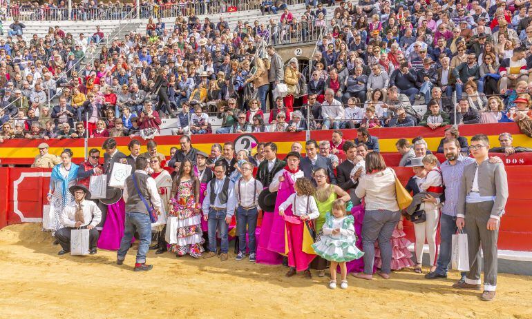 Los toreros y los niños Síndrome de Down al inicio del festjo