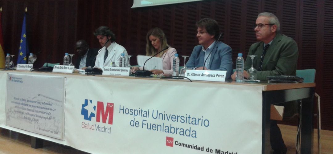 El Hospital de Fuenlabrada ha acogido la firma de renovación del convenio de colaboración con el hospital St. Joseph de Chad.