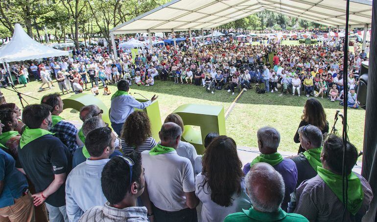 Cientos de personas acudieron a la fiesta regionalista, celebrada en Santander.