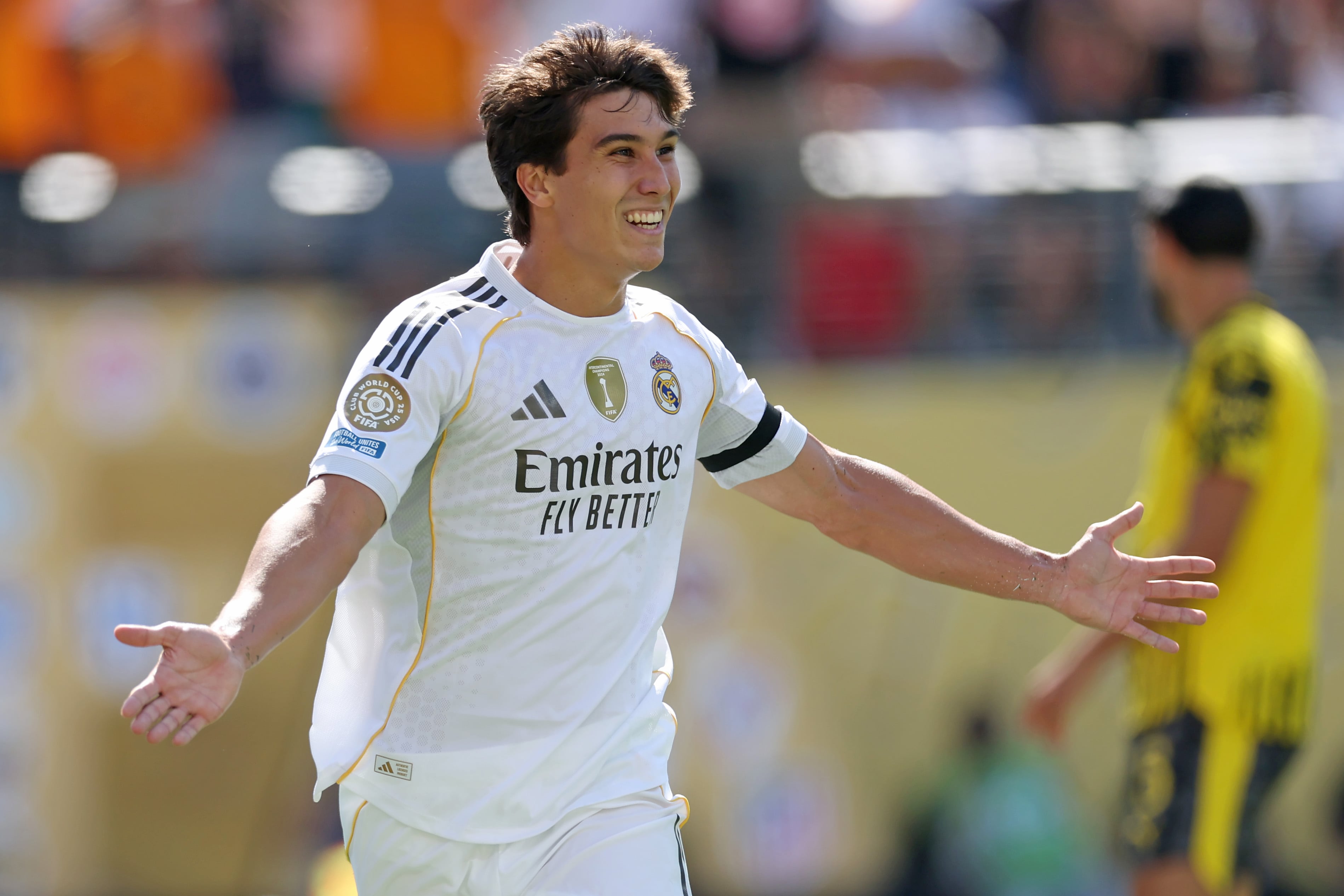 Gonzalo García renueva con el Real Madrid