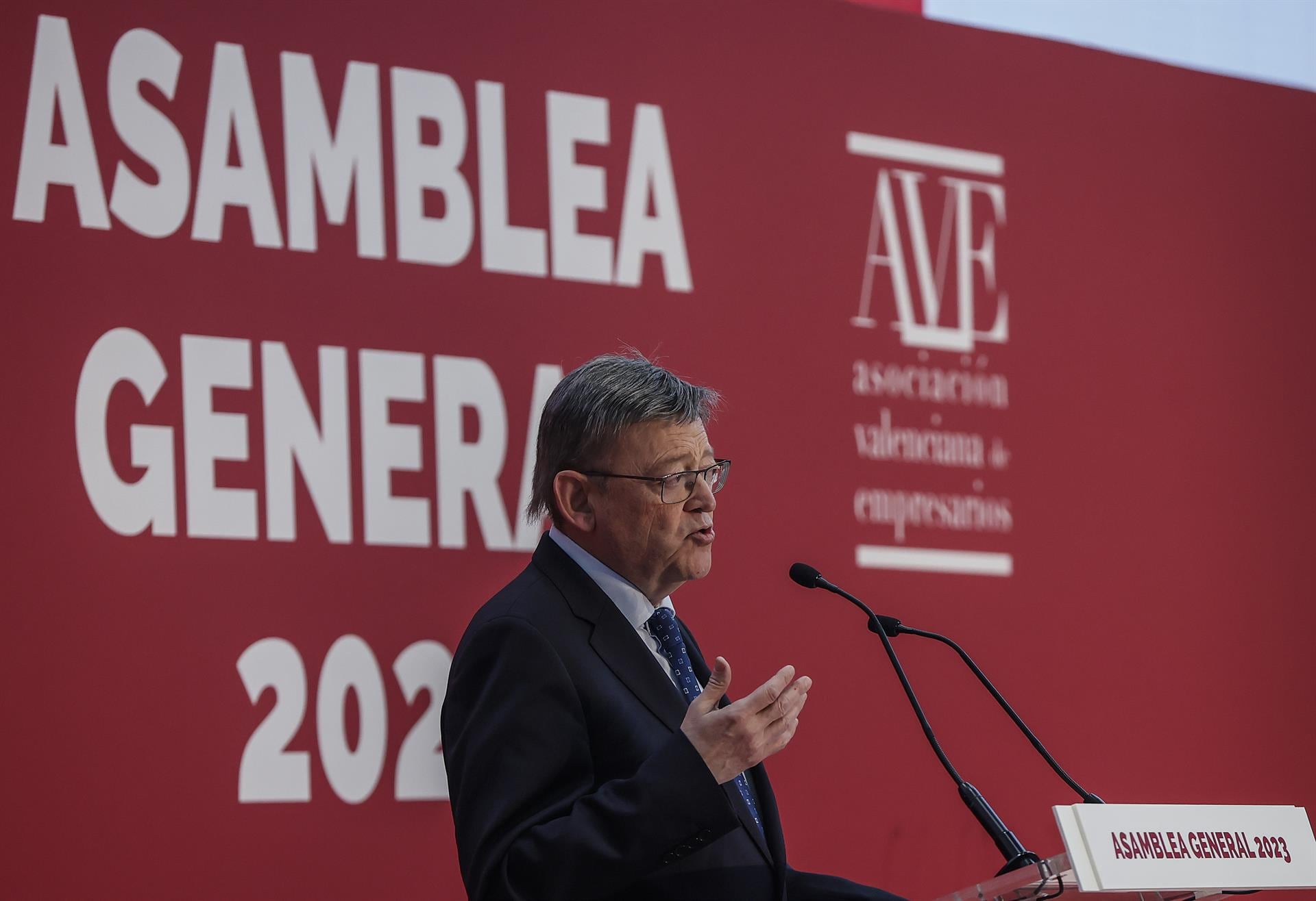 El president de la Generalitat, Ximo Puig, durante la Asamblea General de la Asociación Valenciana de Empresarios (AVE) de 2023. Fuente: Rober Solsona - Europa Press