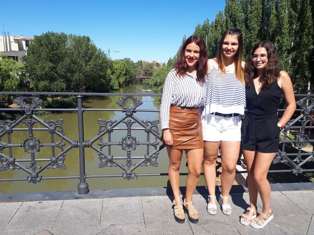 Ángela Royo Romero -dama-, Esther Sanz Peña -reina- y Cristina de Martín Bravo -dama- son las representantes de las Fiestas Patronales 2019.