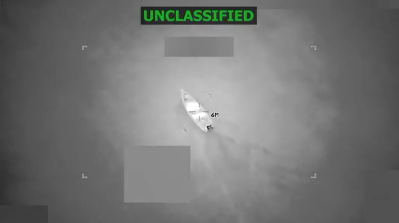 Imágenes de un nuevo ataque estadounidense contra una narcolancha en el Caribe, este viernes.