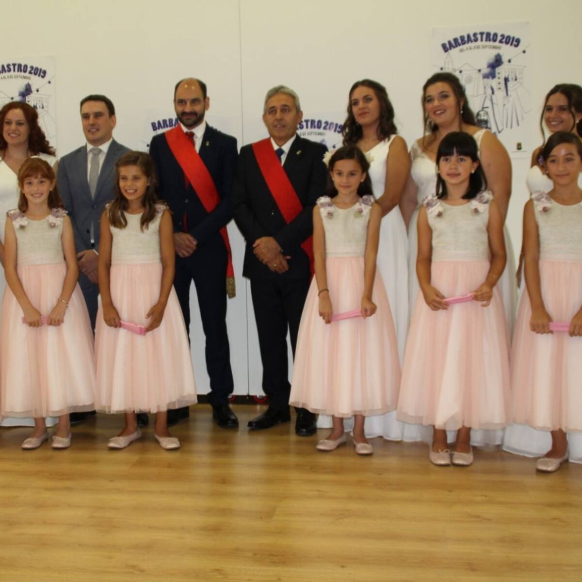 Emotivo acto de presentación de las Damas de las Fiestas de Barbastro