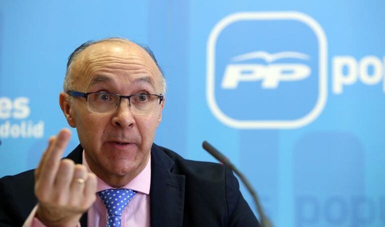 El vicepresidente de las Cortes, Ramiro Ruiz Medrano