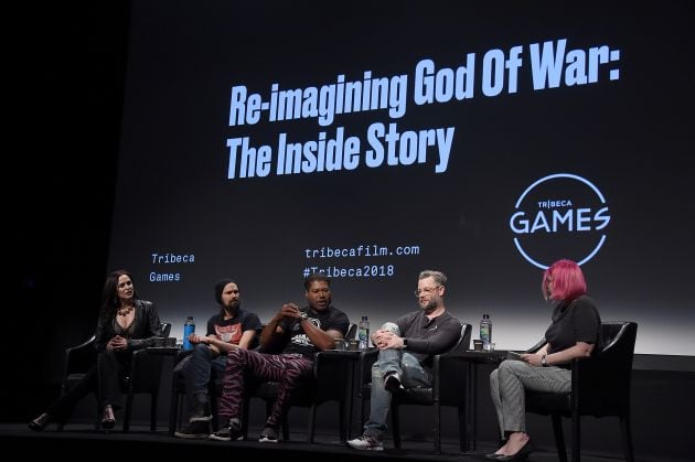 El creador de God of War, Cory Barlog, durante una conferencia