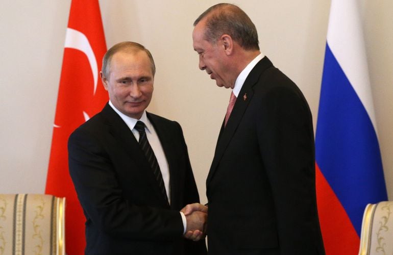 Vladimir Putin y Recep Tayyip Erdogan, al inicio de su reunión.