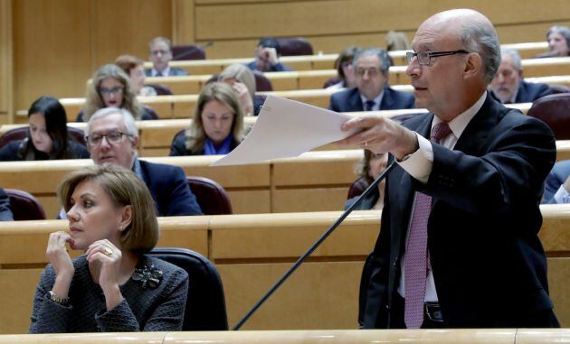 Montoro en la sesión de control del 10 de abril en el Senado