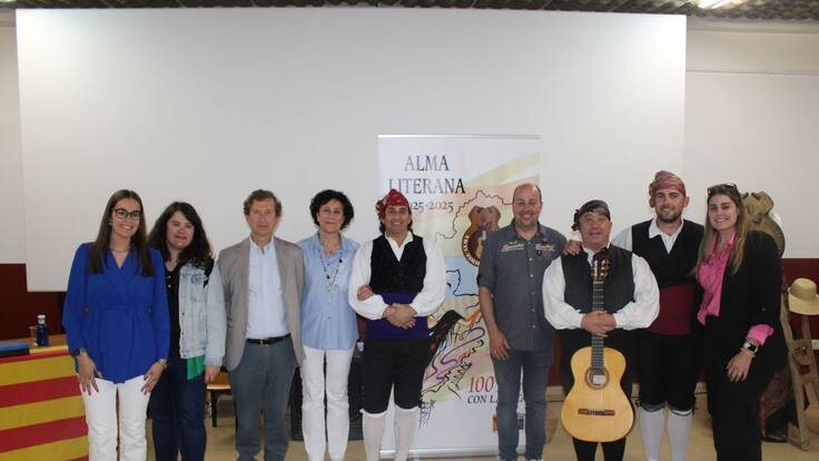 Esther Rivera, miembro de la junta de Alma Literana.