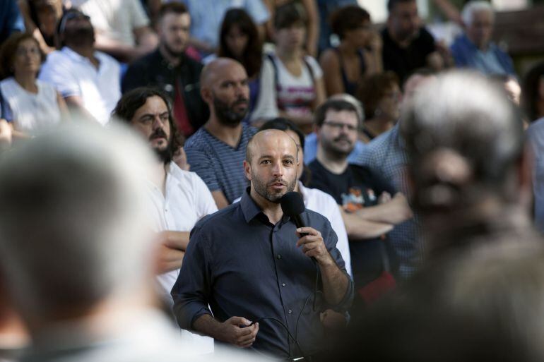 El candidato de En Marea a la Presidencia de la Xunta, Luis Villares, en un acto de campaña