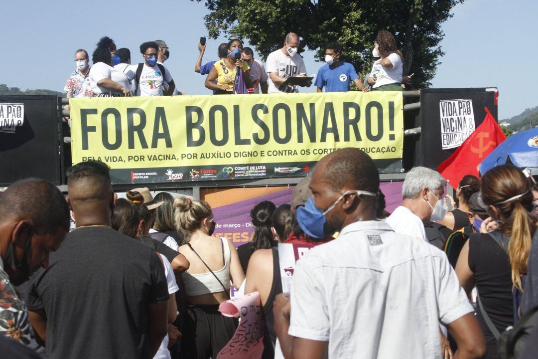 Manifestación contra el presidente de Brasil, Jair Bolsonaro, en Río de Janeiro.