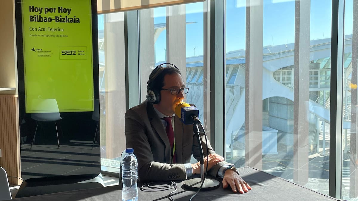 25 años del Aeropuerto Internacional de Bilbao. ¿Cómo es su día a día, qué retos se plantea AENA?