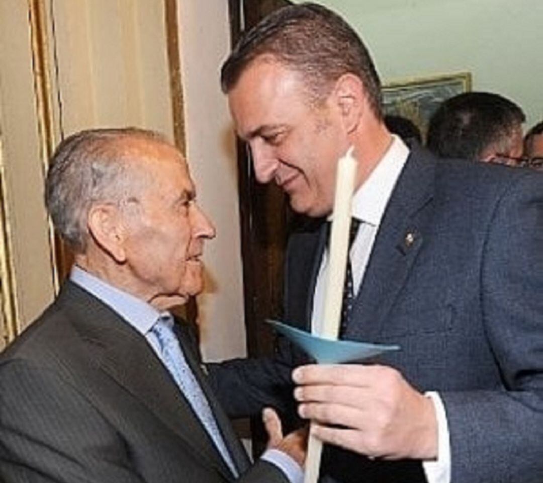 José Mª Castillo Navarro junto al ex presidente del Paso Azul José Antonio Ruíz