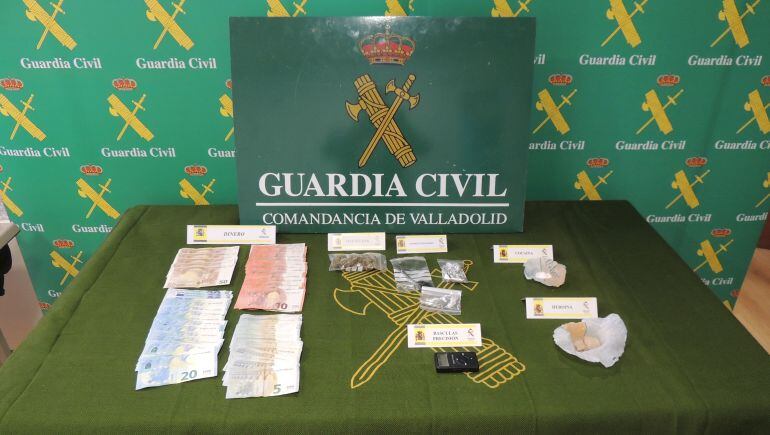 Material incautado por la Guardia CIvil en la operación Mirador Verde