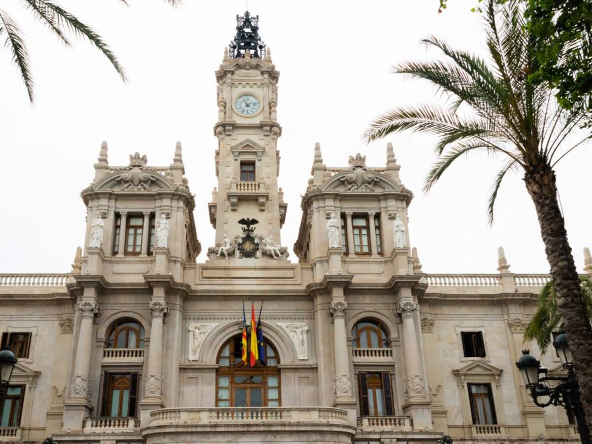El balcón del Ayuntamiento de València se convierte en uno de los ejes turísticos de la ciudad