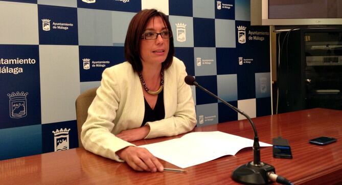 La portavoz del Grupo Municipal Socialista, María Gámez, en su comparecencia en la sala de prensa del ayuntamiento de Málaga