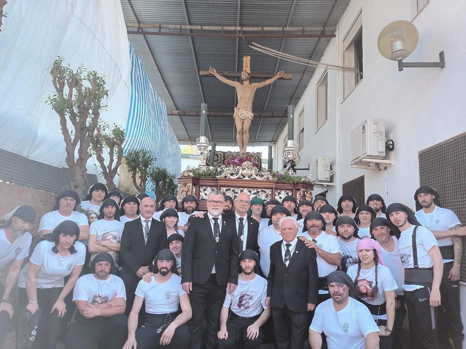 Hermandad de la Vera Cruz con el Stmo. Cristo de la Vera Cruz