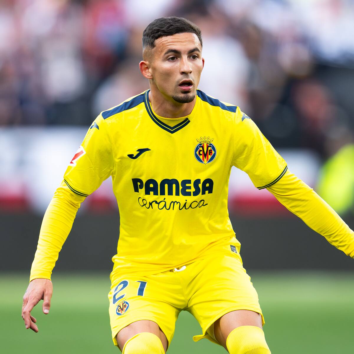 El bonito gesto de Yeremy Pino en Vallecas: le dio un pelotazo a un aficionado y le regaló su camiseta tras ser sustituido