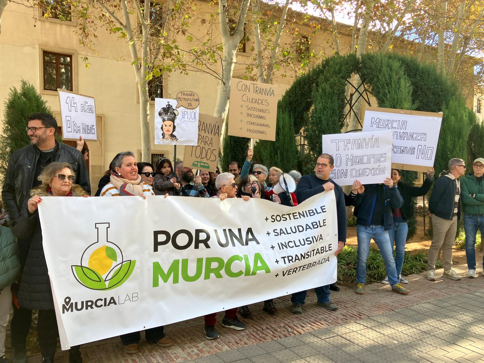 MurciaLab ha exigido la ampliación del tranvía a las puertas del Palacio de San Esteban