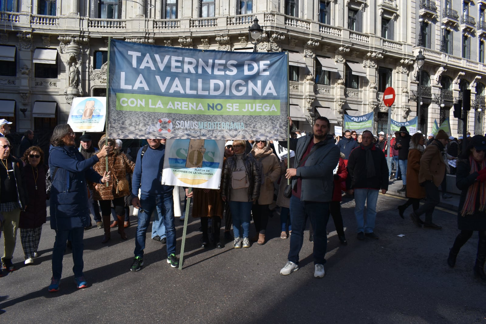 Vecinos de Tavernes de la Valldigna en la manifestación de Somos Mediterránea en Madrid.