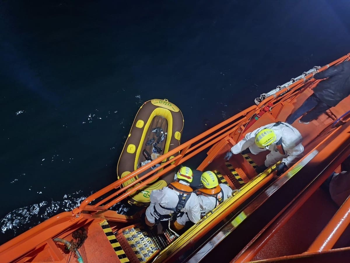 Trasladados catorce migrantes hasta el Puerto de Algeciras