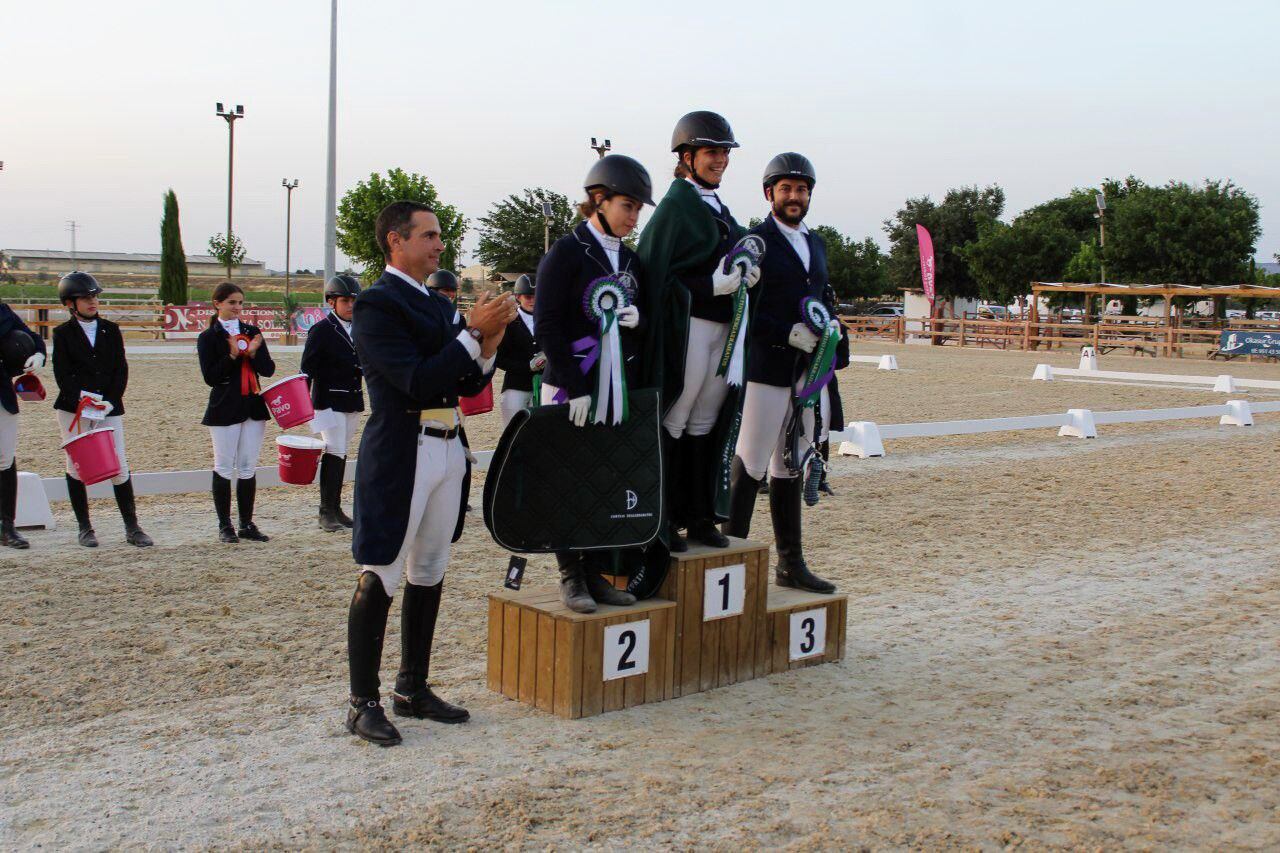 Ganadores del Concurso de Doma Clásica solidario en el Club Hípico Antequera