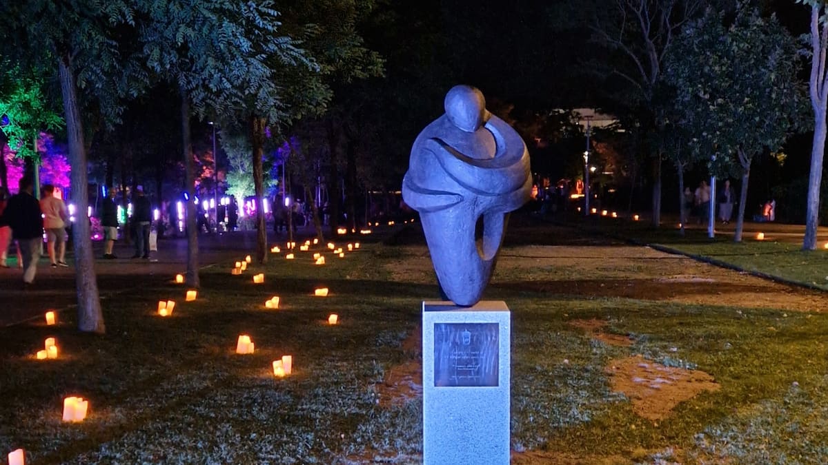 Ana Hernando, escultora cuya obra ha sido elegida para hacer el logotipo del 35 aniversario de Tres Cantos