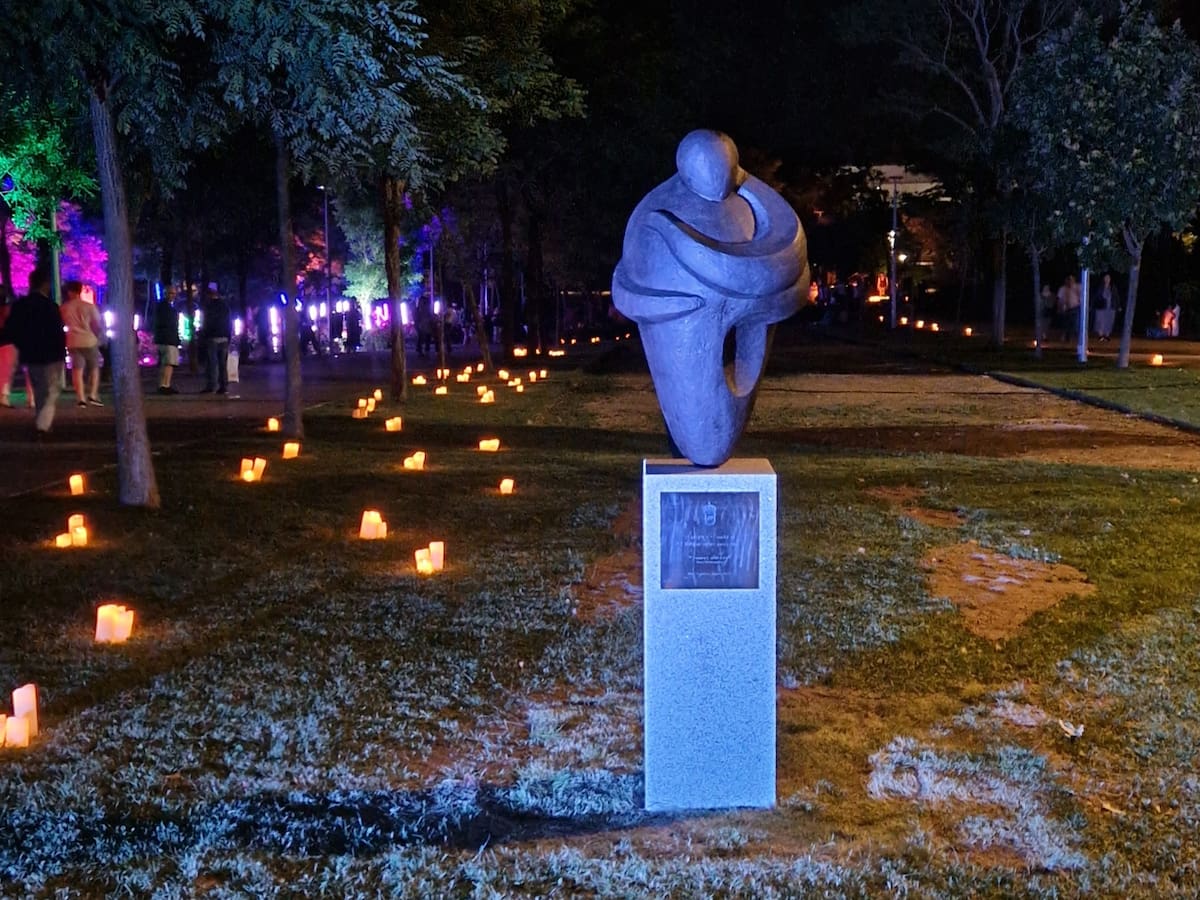 Ana Hernando, escultora cuya obra ha sido elegida para hacer el logotipo del 35 aniversario de Tres Cantos