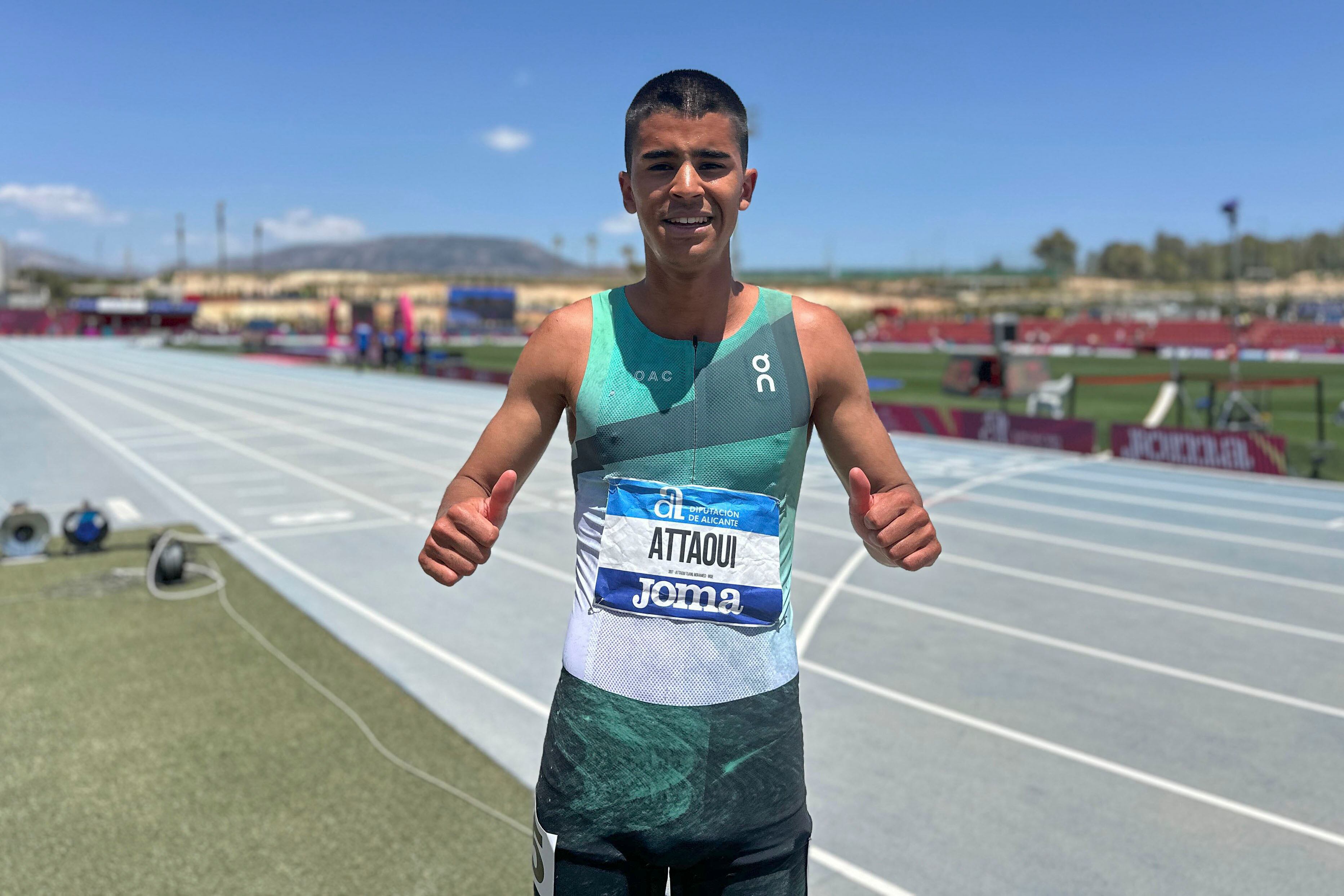 LA NUCÍA (ALICANTE), 30/06/2024.- El atleta Mohamed Attaoui celebra su victoria en la prueba de 800 metros de los Campeonatos de España de atletismo, este domingo en La Nucía. EFE/ RFEA SOLO USO EDITORIAL/SOLO DISPONIBLE PARA ILUSTRAR LA NOTICIA QUE ACOMPAÑA (CRÉDITO OBLIGATORIO)
