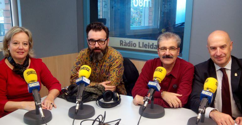 Maria Rosa Armengol (Fecom); Miquel Ballester (Zona Alta); Llorenç Gonzàlez (Eix Comercial) i Rafel Peris (Regidor Promoció Econòmica Paeria).
