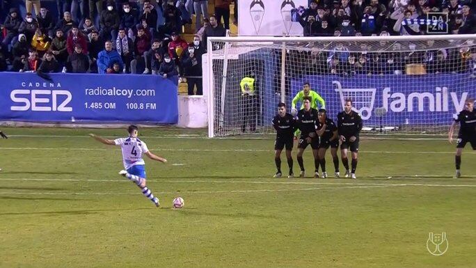 Carlos Blanco marcó un golazo al Levante en Copa del Rey