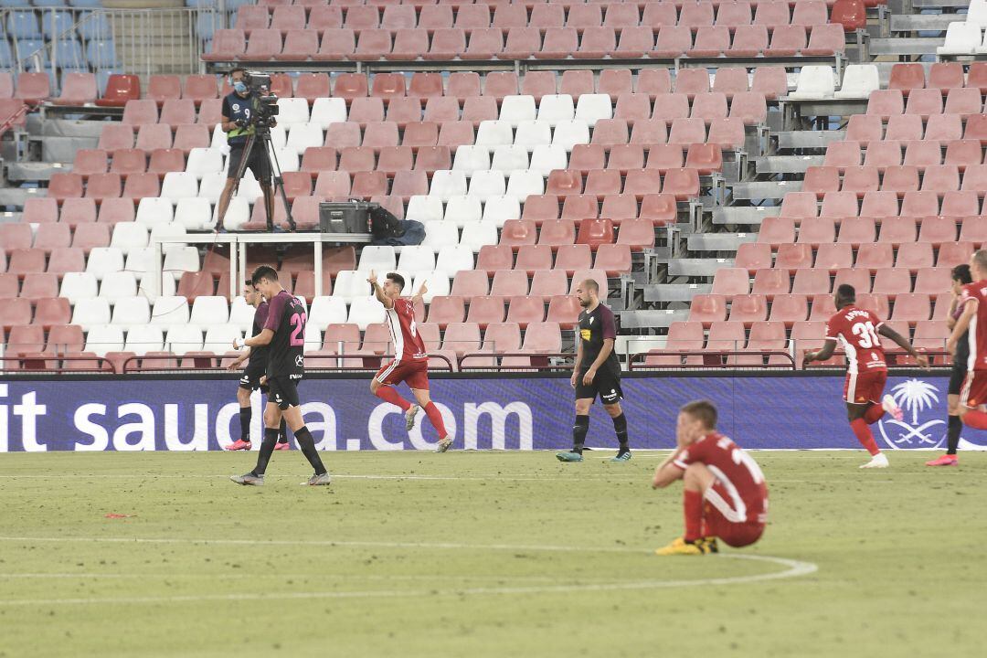 De la Hoz celebrando el gol frente al Sporting.