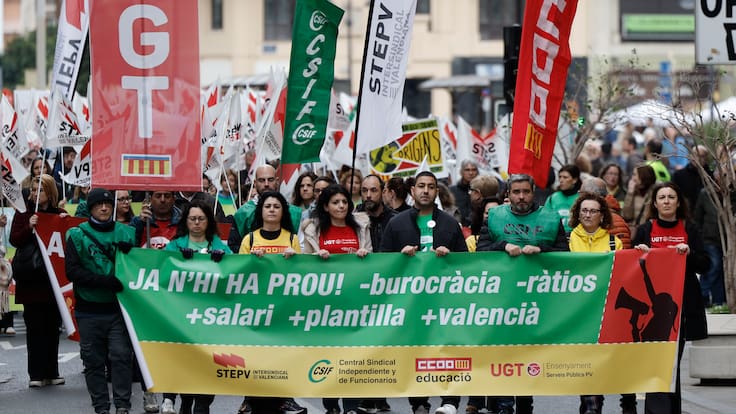 El profesorado convoca huelga este 31 de marzo para “defender la escuela pública y en valenciano”