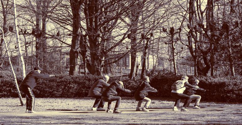 Personas mayores haciendo ejercicio