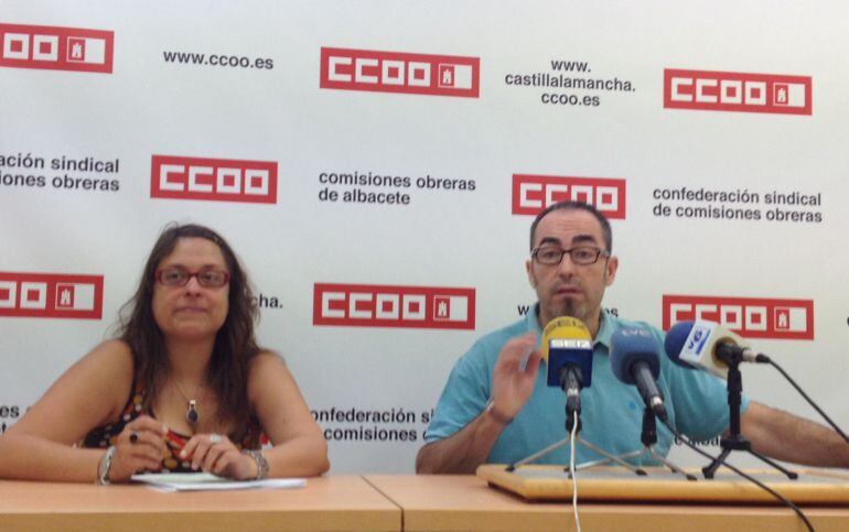 Pilar Limón y Francisco de la Rosa durante la rueda de prensa