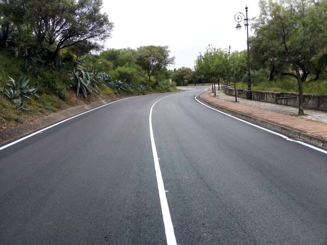 Carretera de acceso a Ubrique