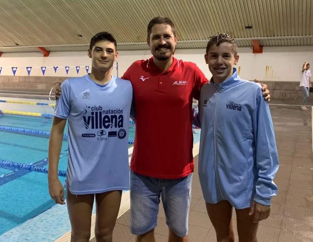 Nadadores del Club Natación Villena