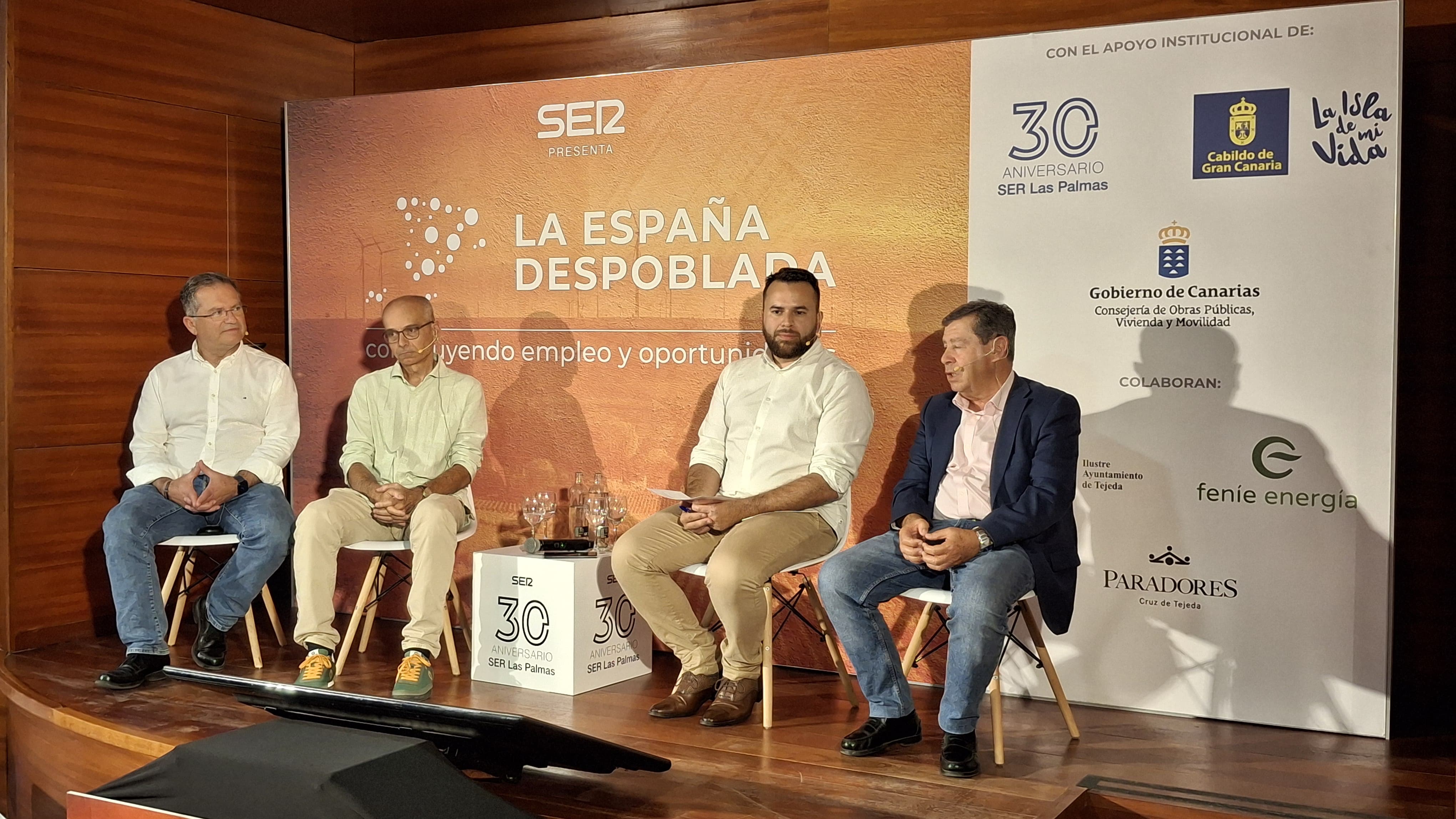 Juan Francisco Perera, José Luis Rodríguez y Ángel Rodríguez en "La España Despoblada" en Tejeda.