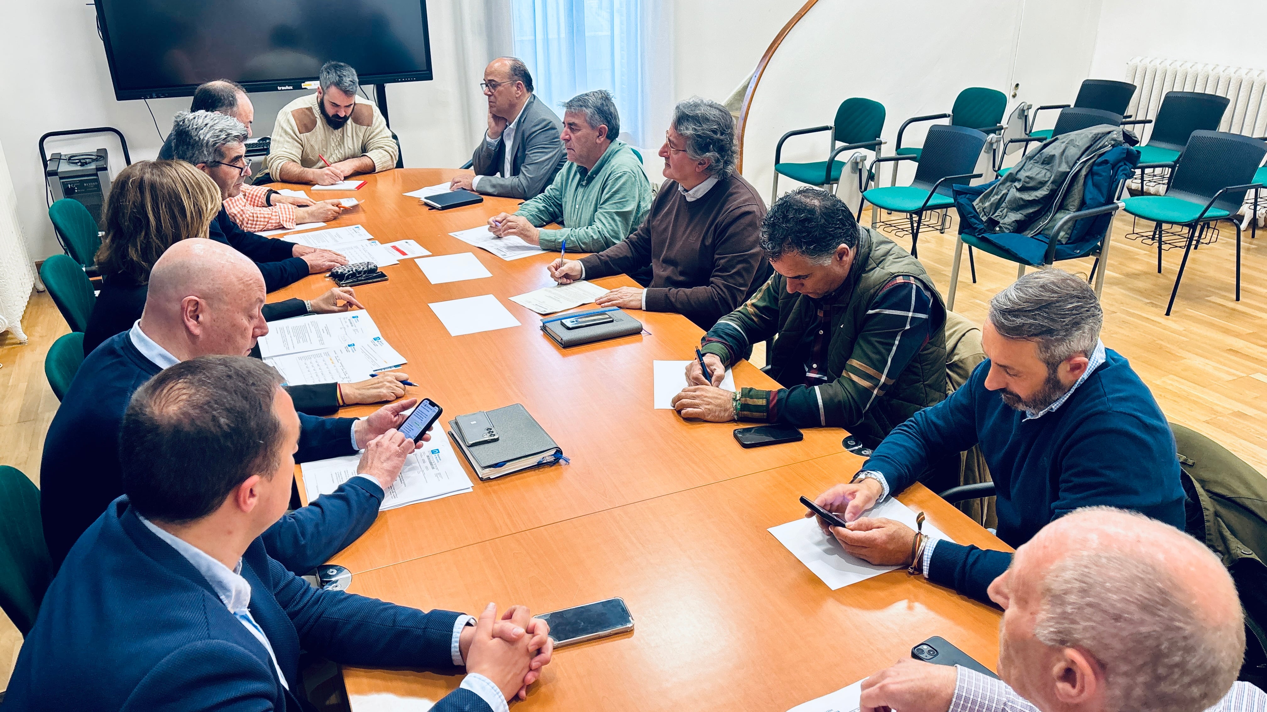 La reunión del Consejo Agrario Provincial impulsa la colaboración de la Diputación con el sector agroganadero en 2026 con un presupuesto de casi 4 millones de euros