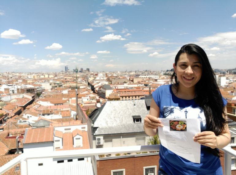 Stephanie con la receta de los yapingachos. 