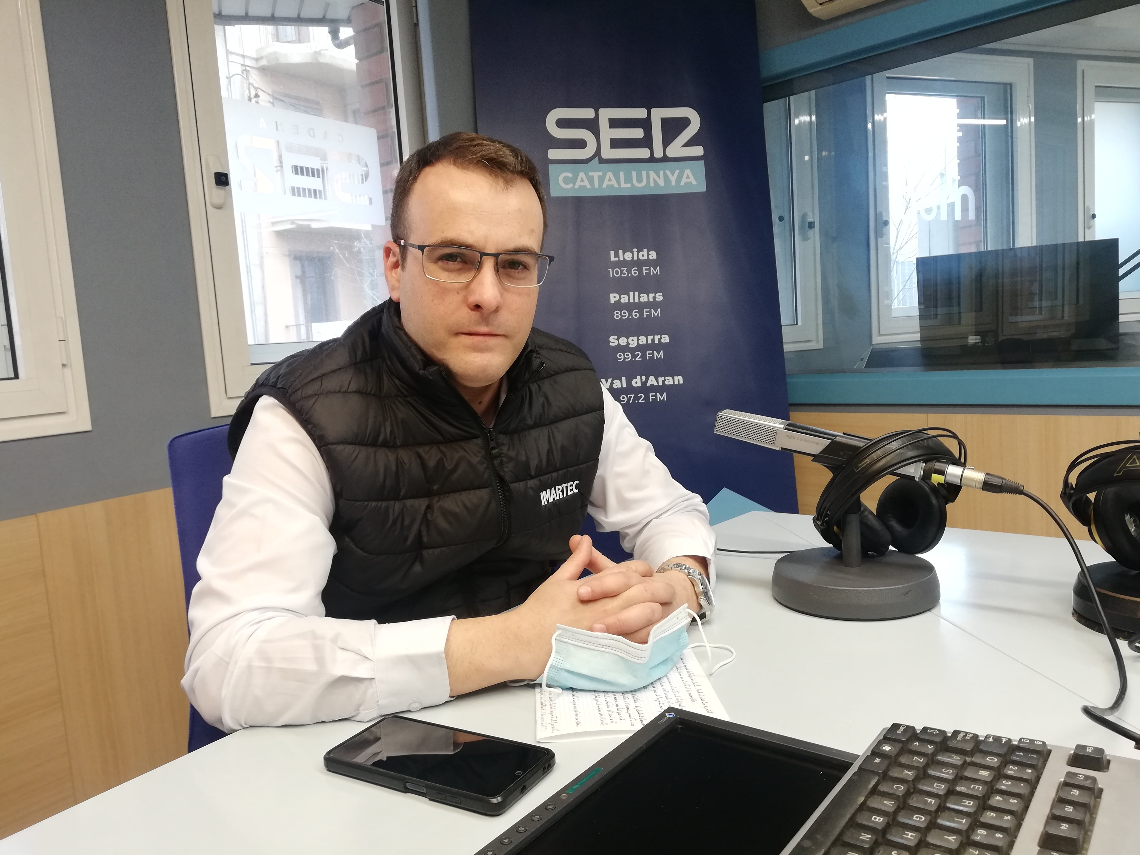 Un moment de l'entrevista a Toni Fernández, director tècnic d'Imartec.