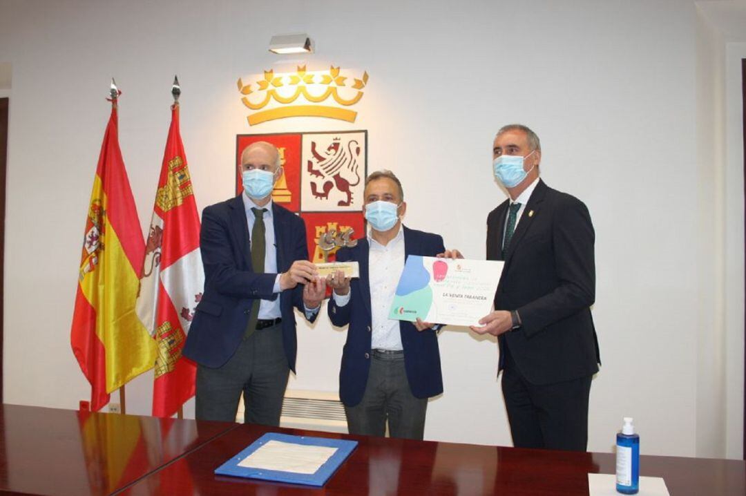 La Junta entrega a &#039;La Venta Tabanera&#039; el Premio de Comercio Tradicional de la provincia de Segovia