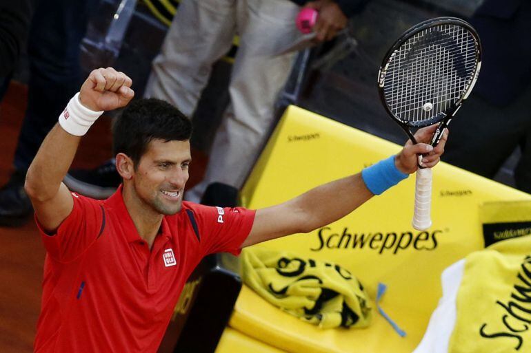 Djokovic celebra su triunfo en Madrid