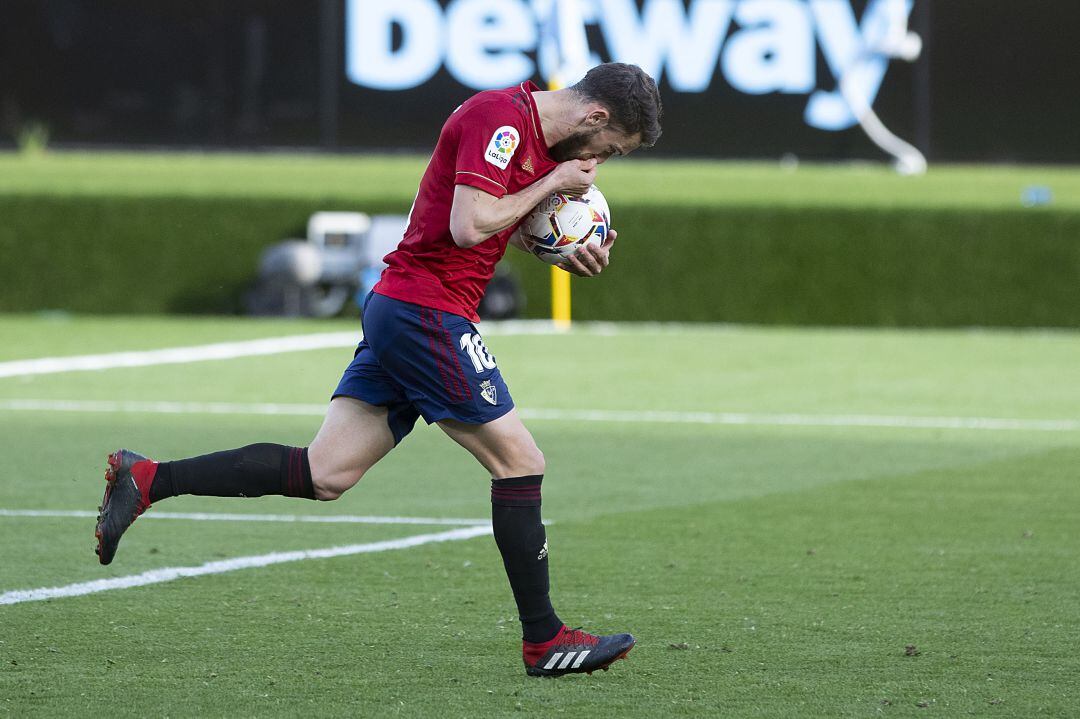 Roberto Torres tras marcar de penalti en Vigo 