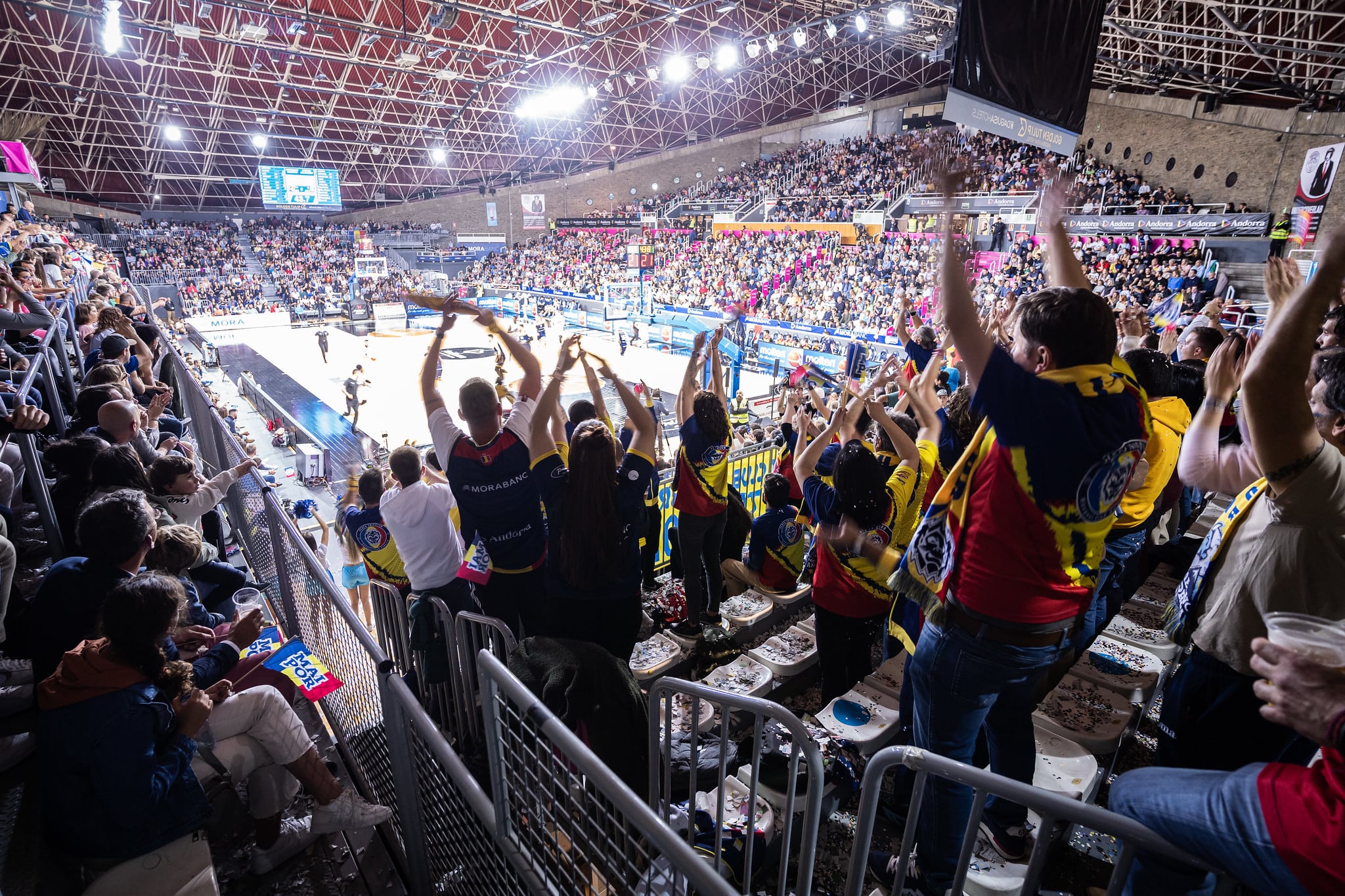 L'afició del MoraBanc Andorra durant l'últim partit de la temporada passada.